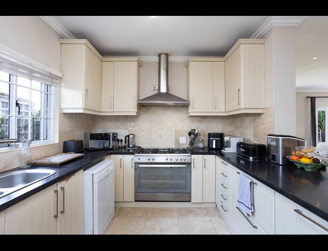 4 BEDROOM FREEHOLD FOR SALE IN RONDEBOSCH PARK ESTATE